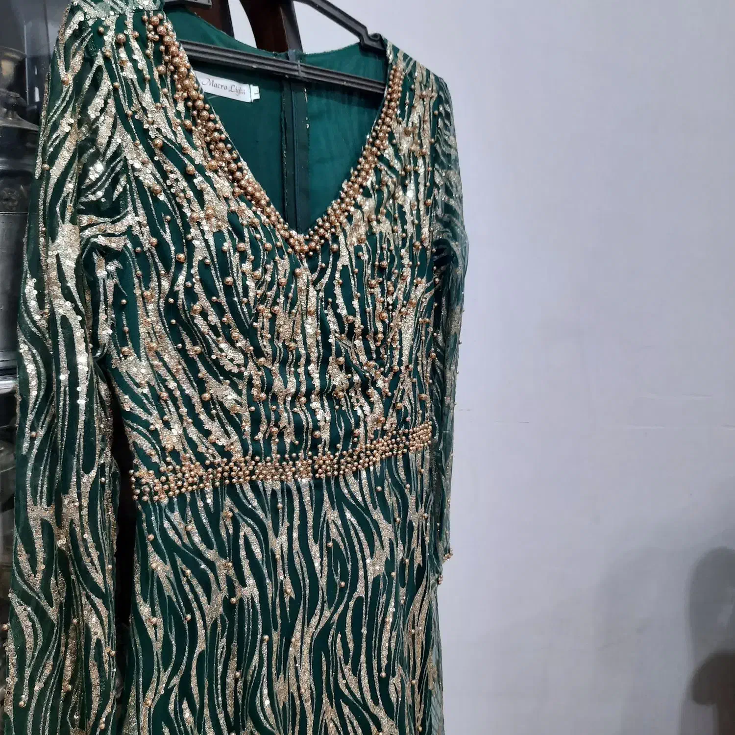 لباس مجلسی|لباس|فردوس (خراسان), |دیوار