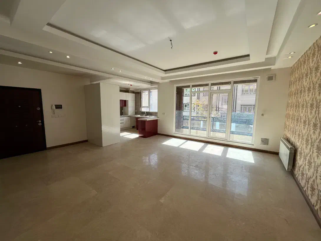 ۱۳۰ متر /۳ خواب /روبه آفتاب / هجرت/ تخلیه