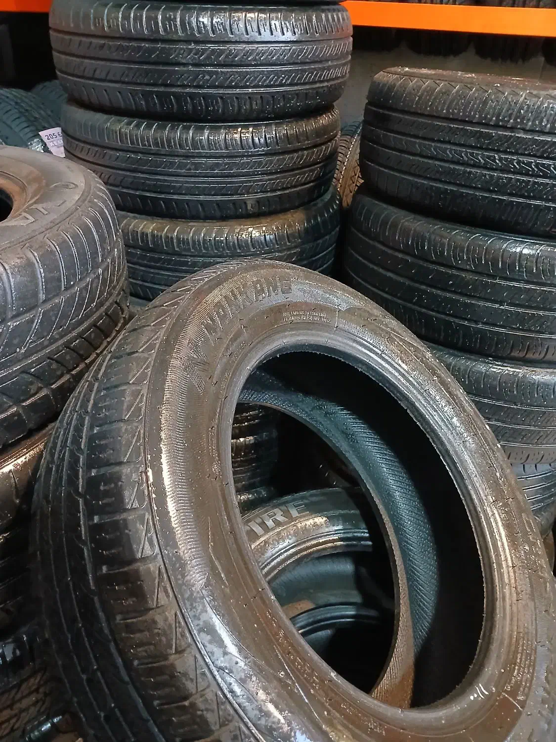 لاستیک دست دوم|قطعات یدکی و لوازم جانبی|فولادشهر, سایت صنعتی کاوه|دیوار