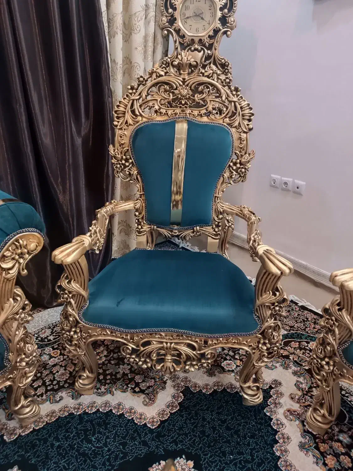 مبل سلطنتی مناسب عروس|مبلمان خانگی و میز عسلی|بروجرد, |دیوار