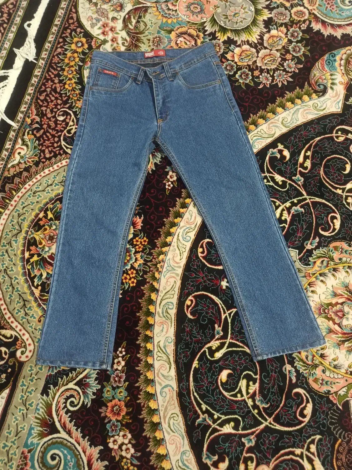 شلوار لی|لباس|سبزوار, غرب نیروگاه|دیوار