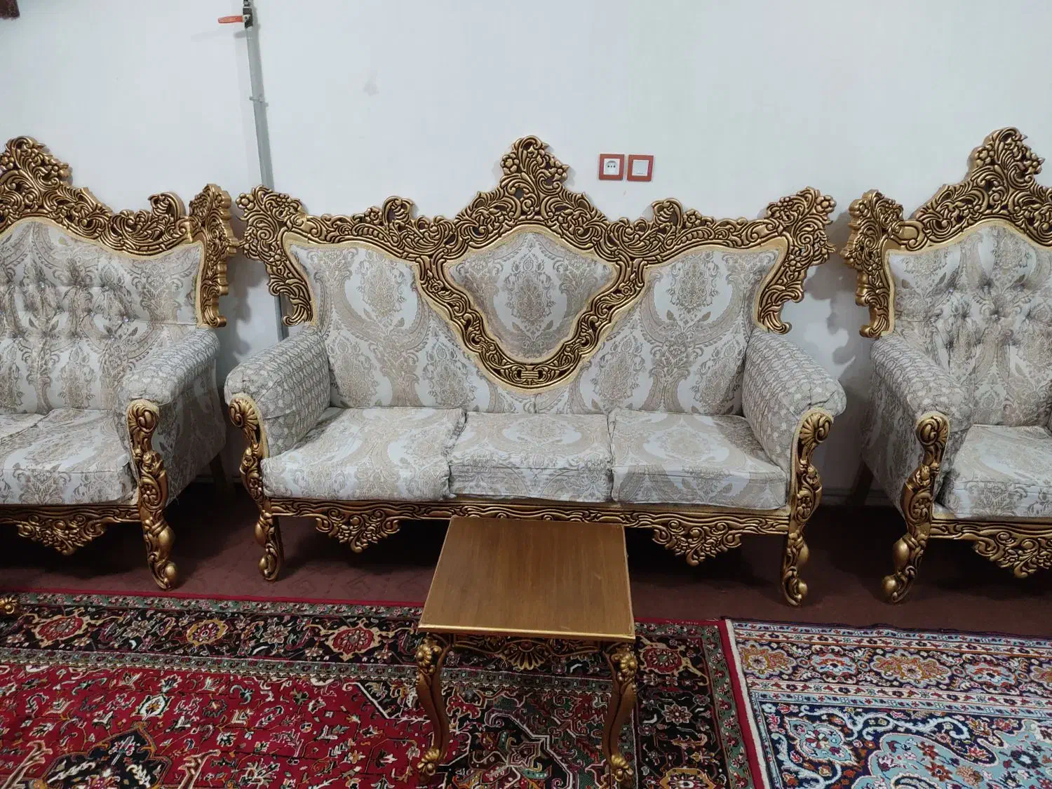 مبل دست دوم در حد صفر|مبلمان خانگی و میز عسلی|خوی, |دیوار
