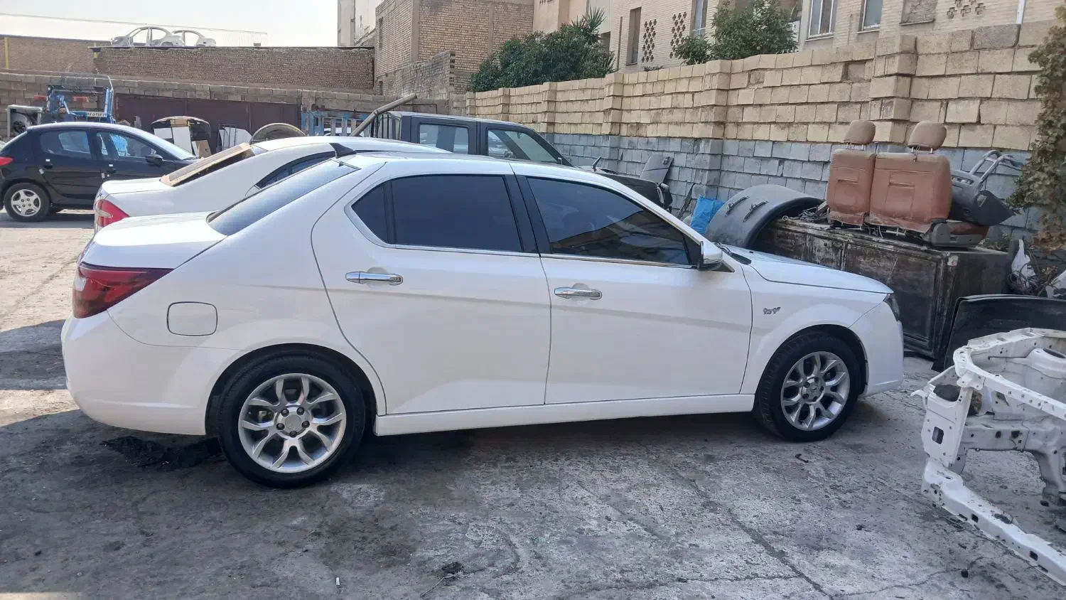 معاوضه دناپلاس باخودرو تصادفی(خودرو تصادفی خریدارم|خودرو سواری و وانت|شیراز, ریشمک|دیوار