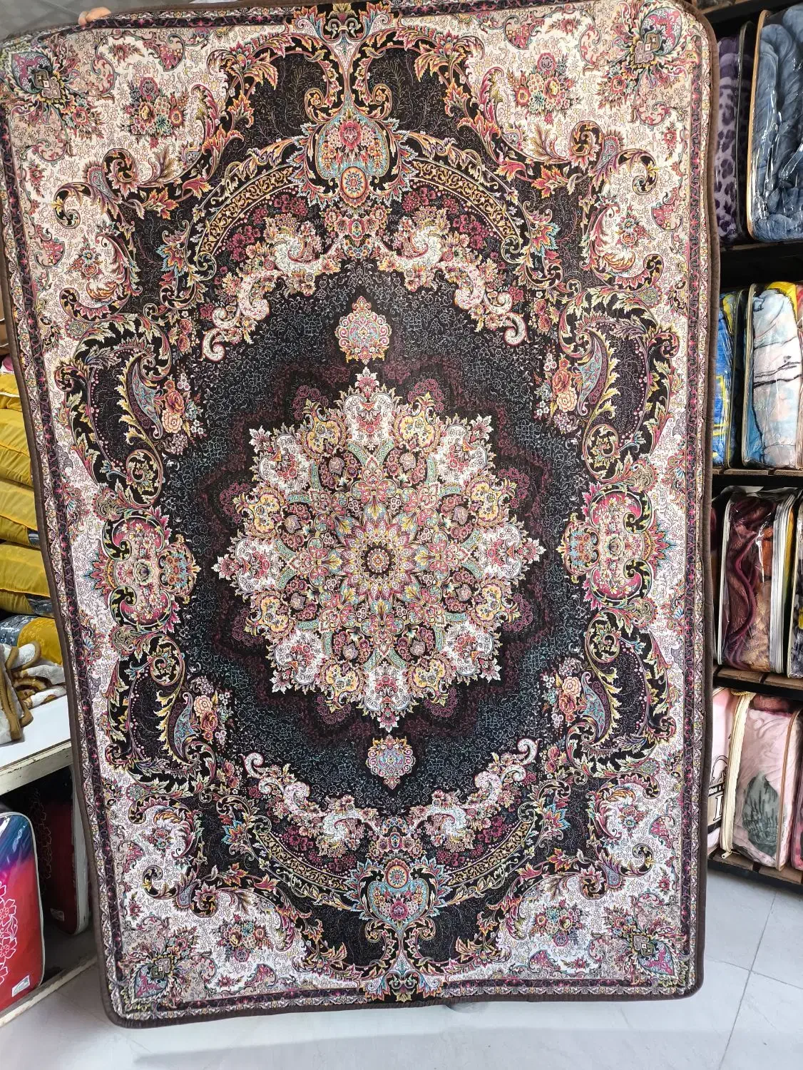 فرشینه پشت نمدی ۱۲۰ در ۱۸۰ تخفیفی|روفرشی|یزد, |دیوار