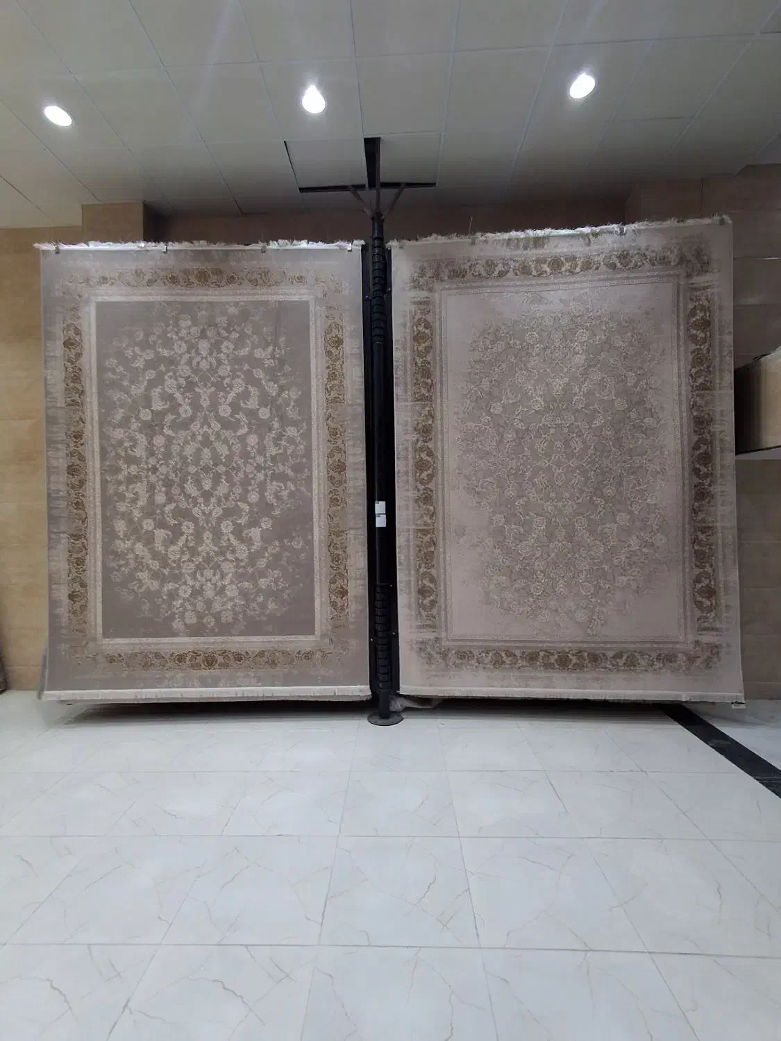 فرش ارزان میخوای قلات شهرفرش حدادی ۶۰٪درصد تخفیف|فرش|شیراز, قلات|دیوار