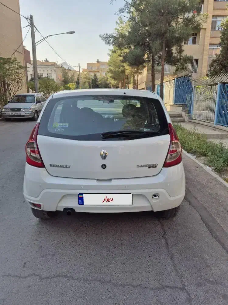 رنو ساندرو اتوماتیک، مدل ۱۳۹۶|خودرو سواری و وانت|خمینی‌شهر, |دیوار
