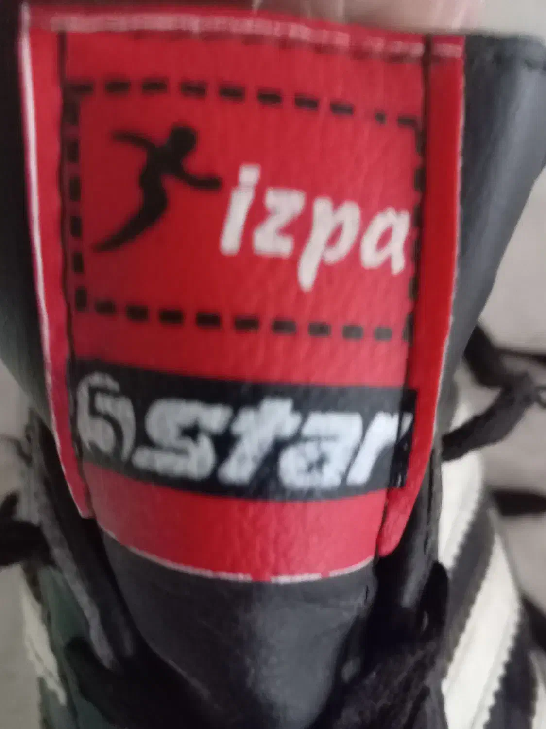 کفش فوتبالی چمن|کیف، کفش، کمربند|نیشابور, رنج آباد|دیوار