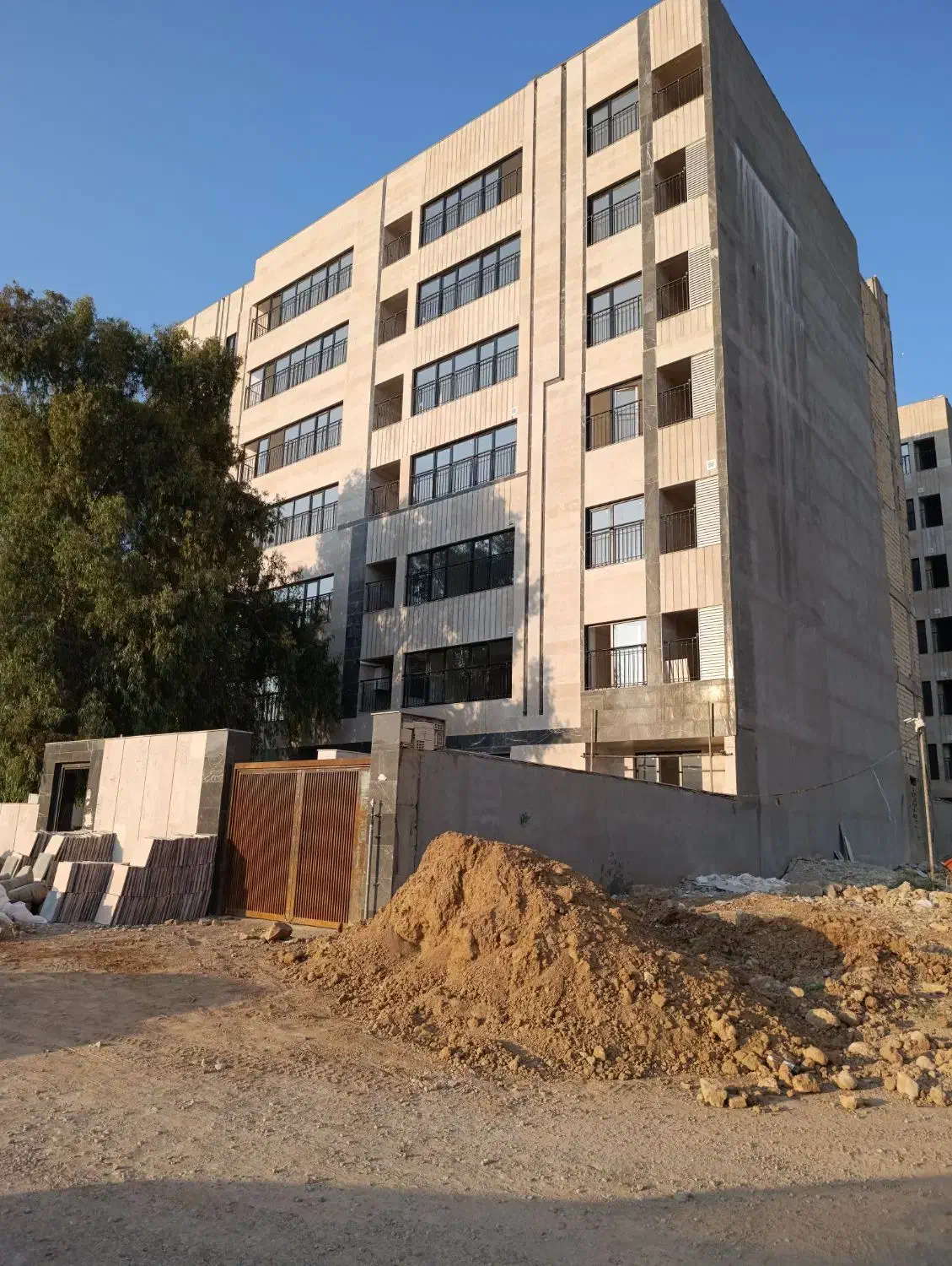 درب پنجره دوجداره،نرده استیل،شیشه سکوریت|خدمات پیشه و مهارت|شیراز, زرهی|دیوار