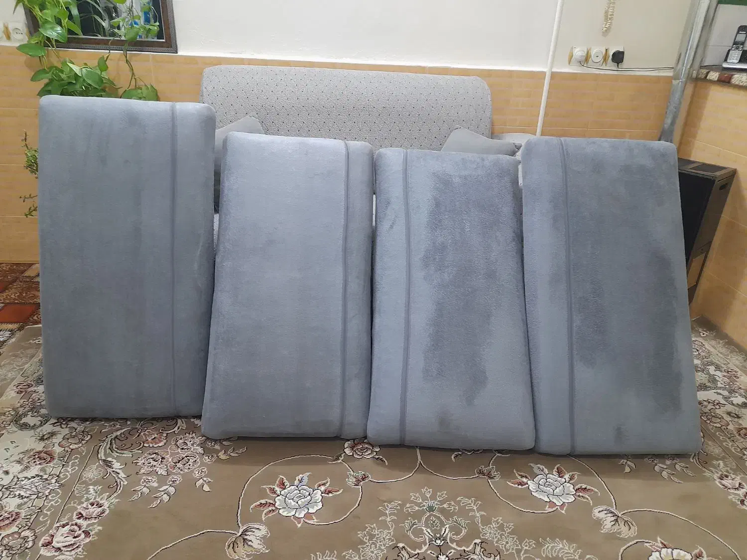 پشتی|پشتی|گلستان (تهران), |دیوار