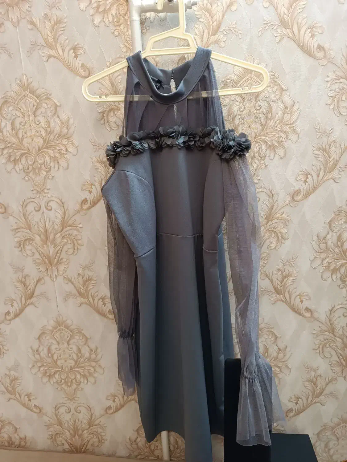 وسایل سیسمونی و لباس نو مجلسی  و مانتو  وپالتو|لباس|قزوین, |دیوار