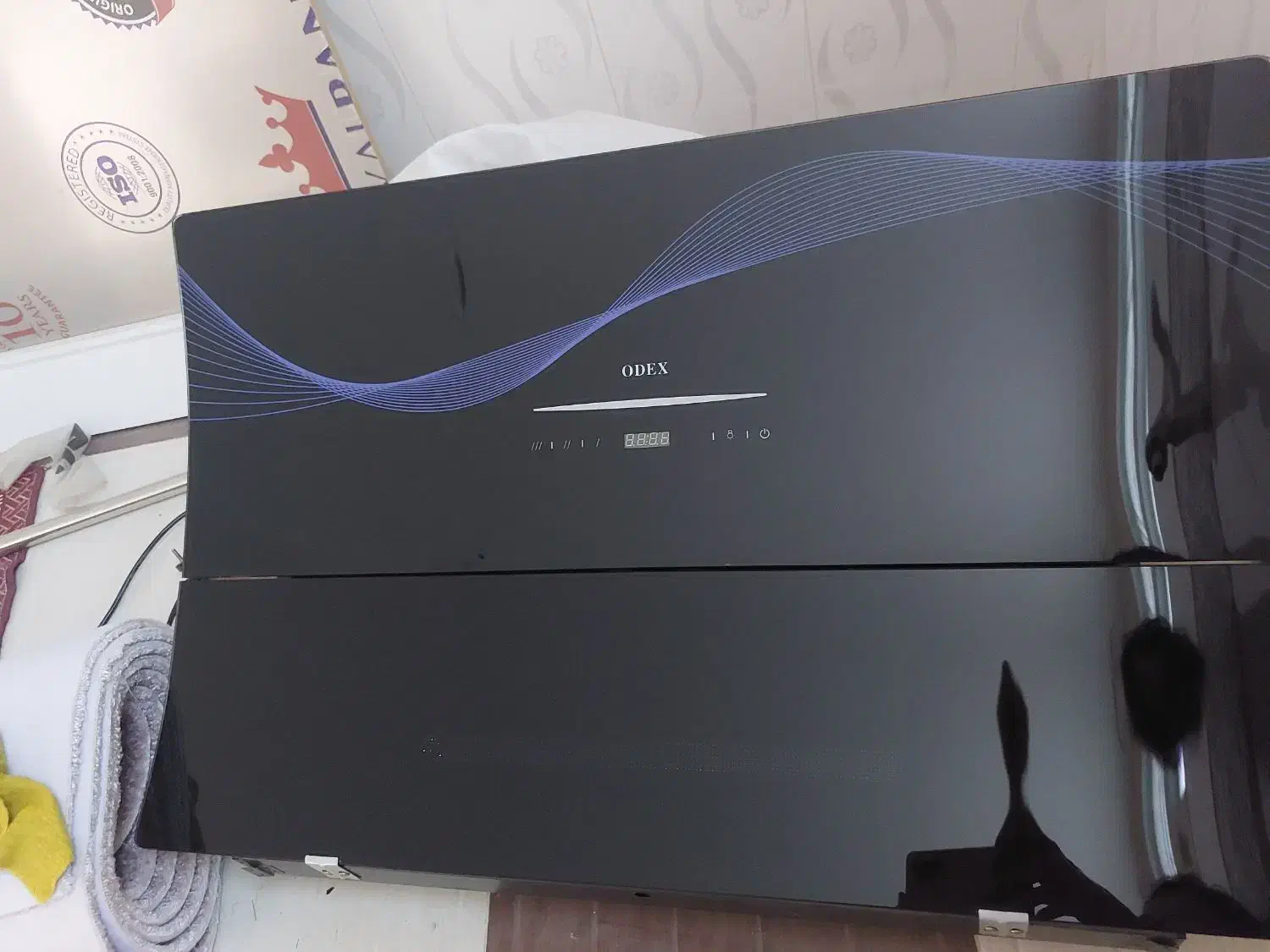 هود لمسی نو نو|هود|مرودشت, فرهنگ|دیوار