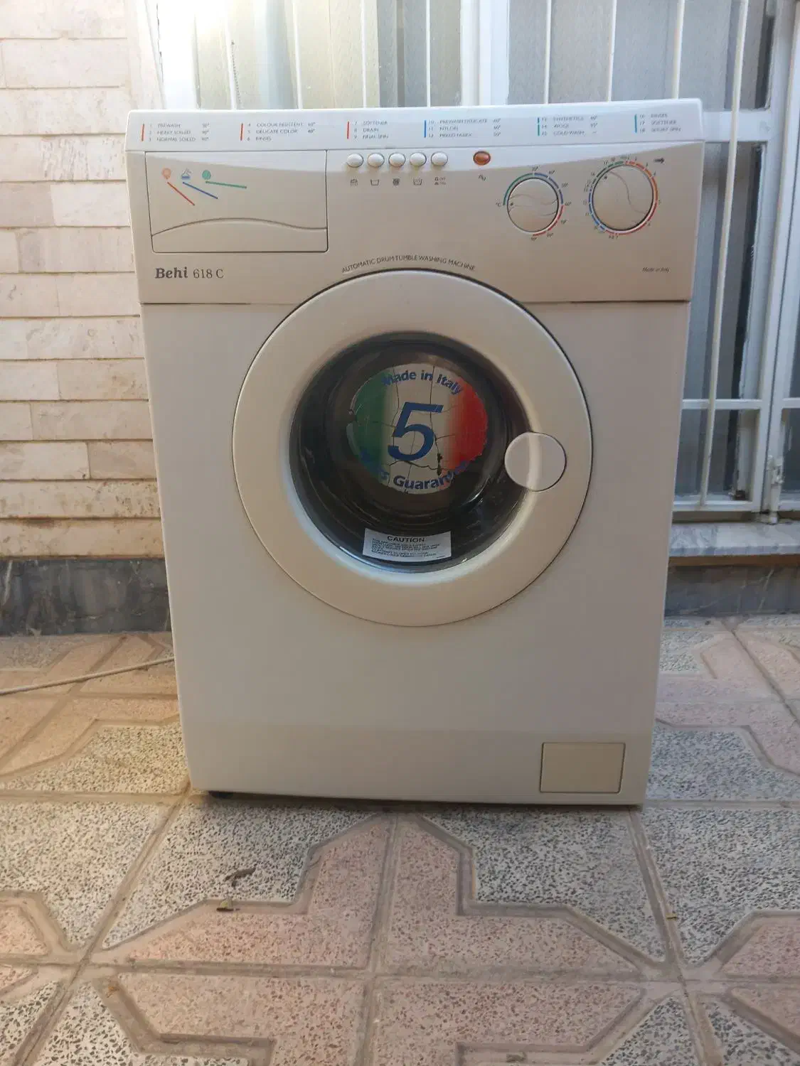 فروش یک دستگاه ماشین لباسشویی|ماشین لباسشویی و خشککن لباس|نهاوند, |دیوار