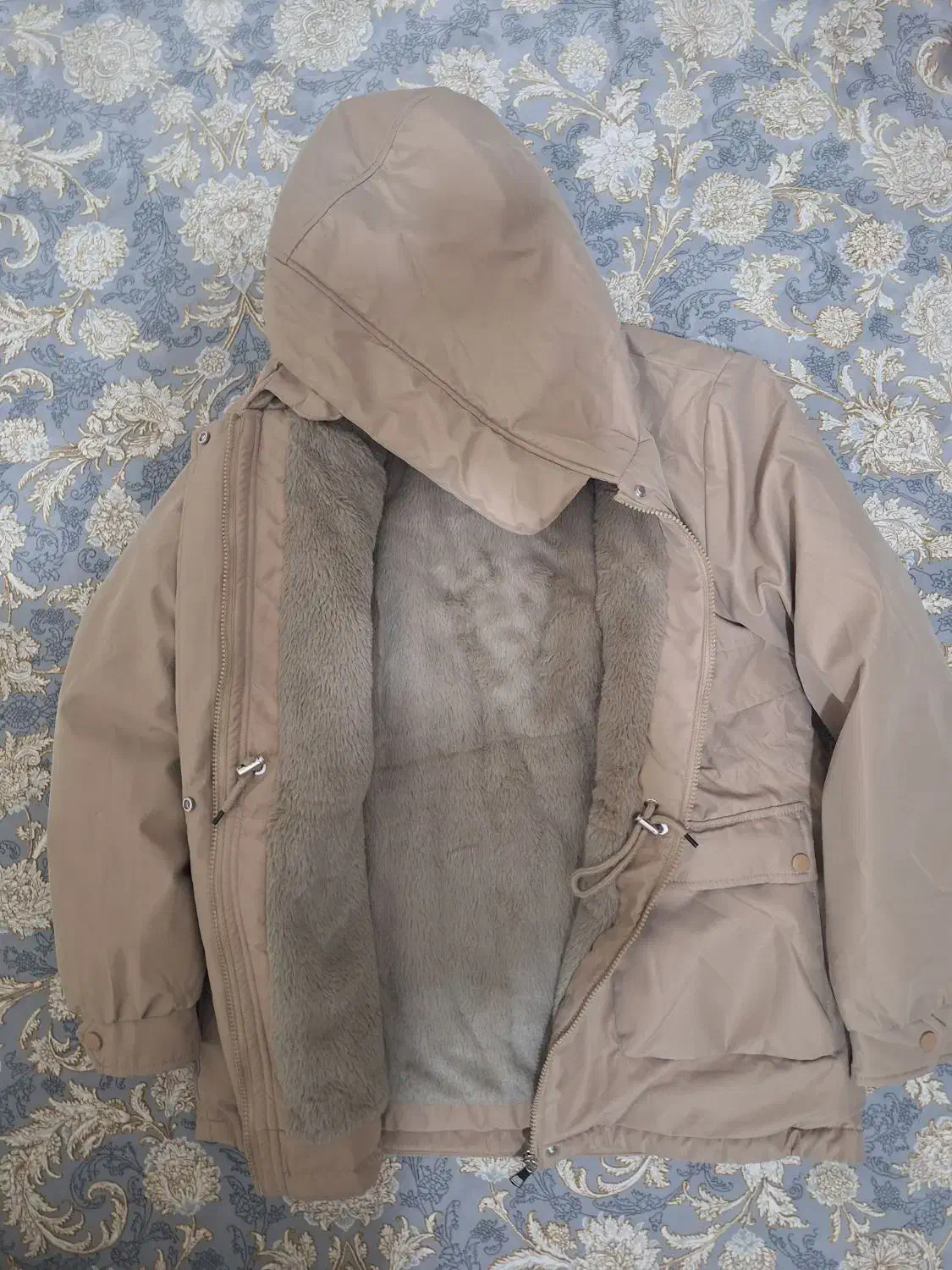 کاپشن|لباس|پاکدشت, پاکدشت (مامازند)|دیوار