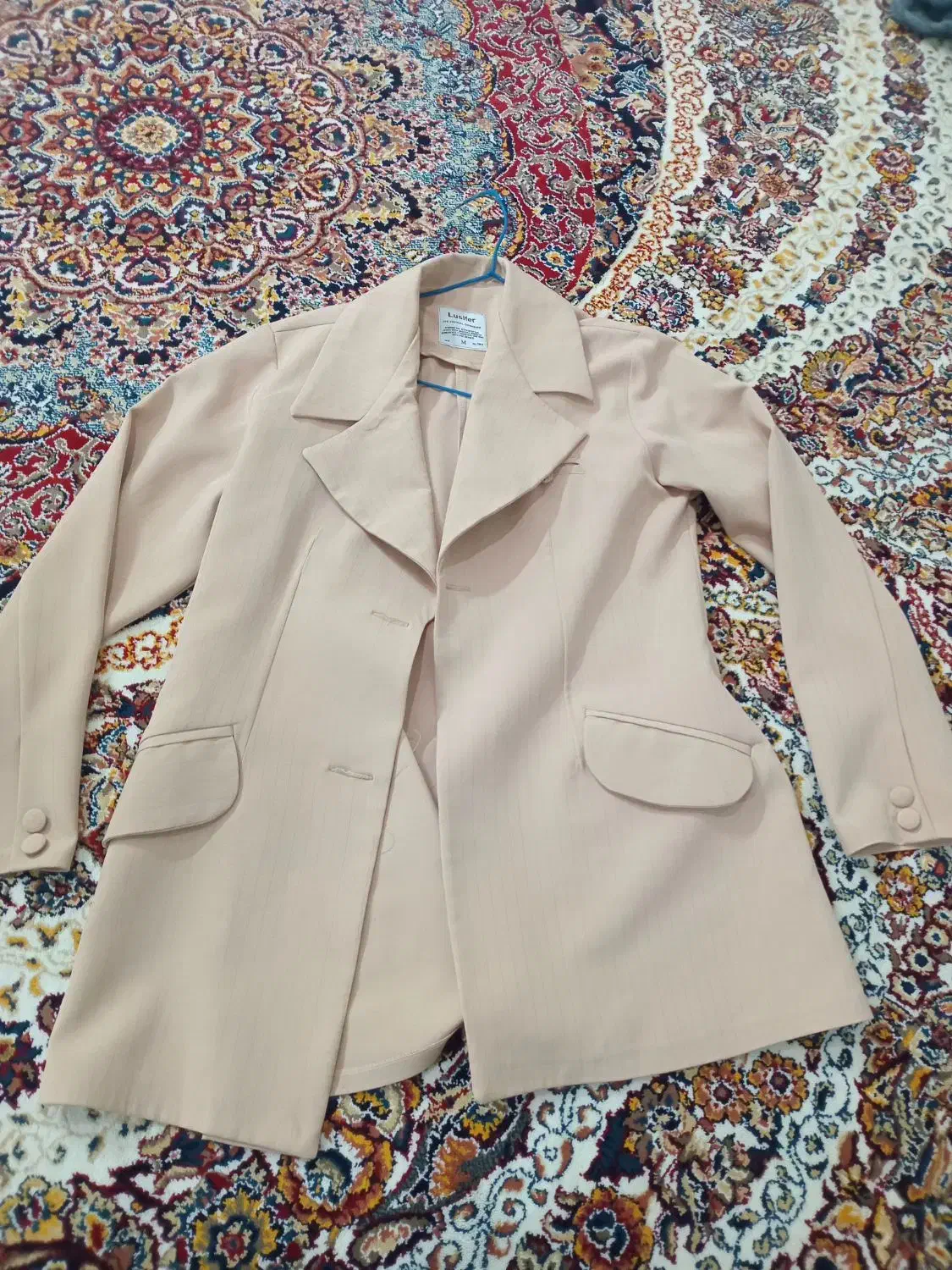 مانتو|لباس|مشهد, طبرسی شمالی|دیوار