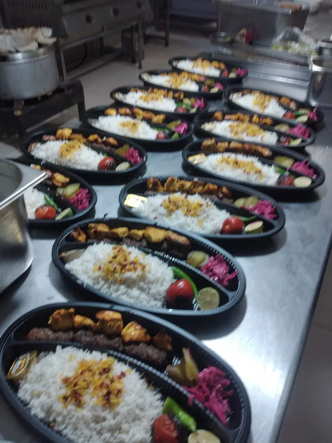 رستوران اجاق باشی پذیرش انواع سفارشات مراسم و شرکت|خدمات پذیرایی، مراسم|صفادشت, |دیوار