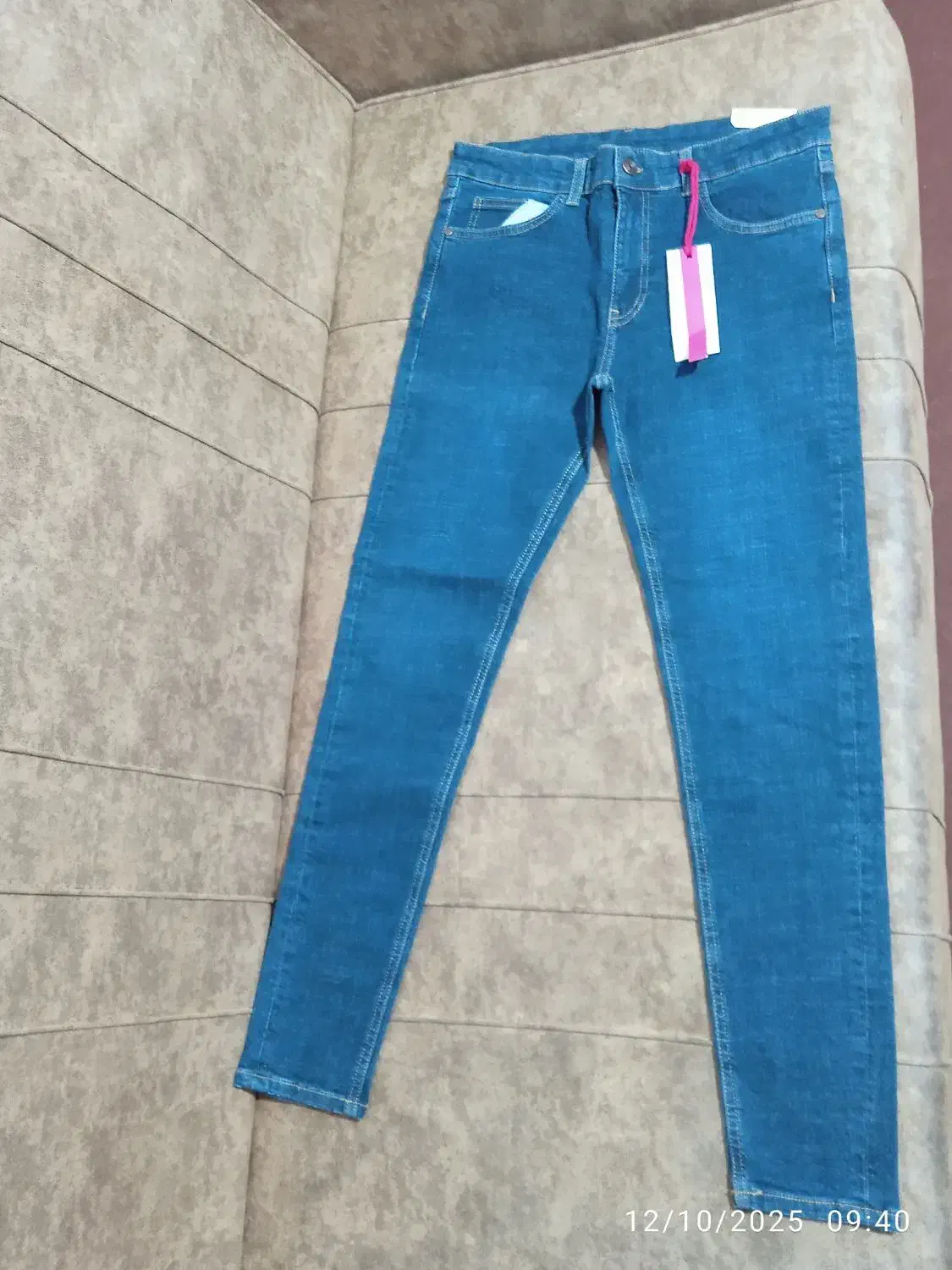 شلوار لی و بلوز مجلسی|لباس|خوی, |دیوار