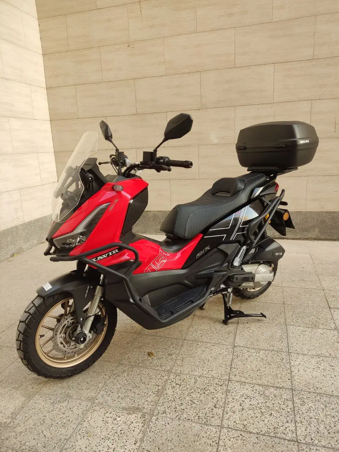 Agv مدل X باکس دار 1404مشابه صفر|موتورسیکلت|تهران, مسعودیه|دیوار