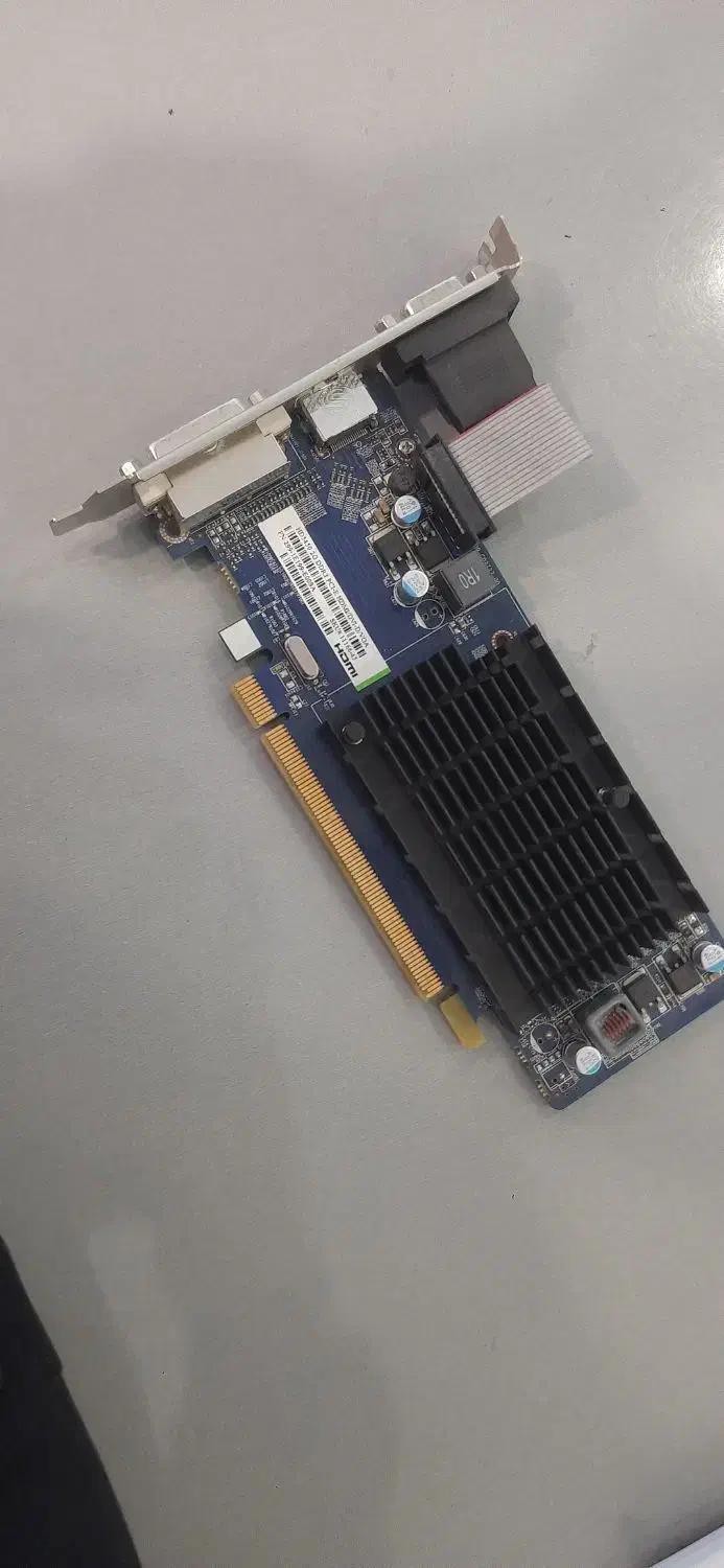 کارت گرافیک HD5450 2GB|قطعات و لوازم جانبی رایانه|شاهین‌شهر, فردوسی|دیوار