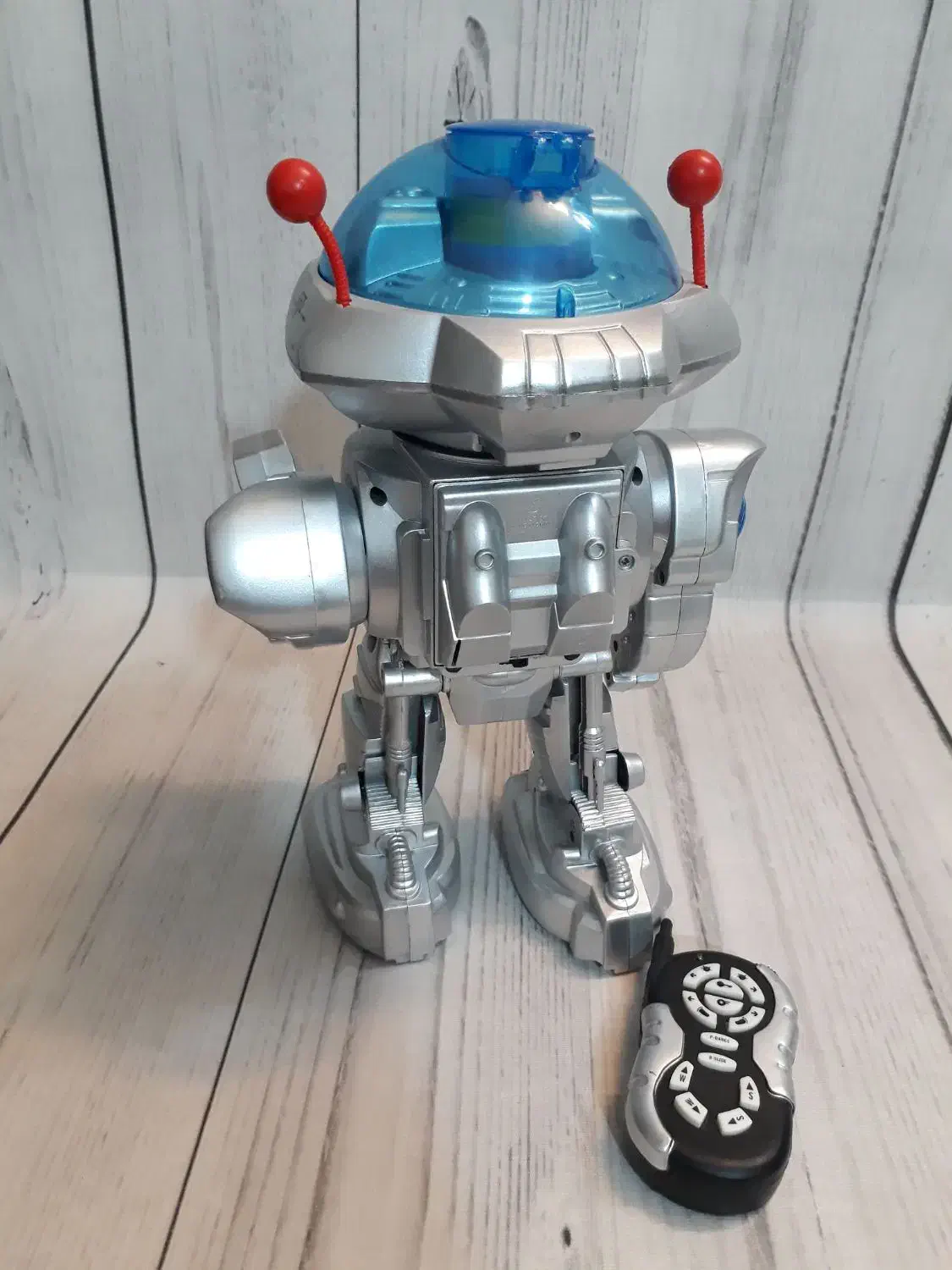 ربات رقصنده و تیر انداز کنترلی|اسباببازی|پاکدشت, پاکدشت (مامازند)|دیوار