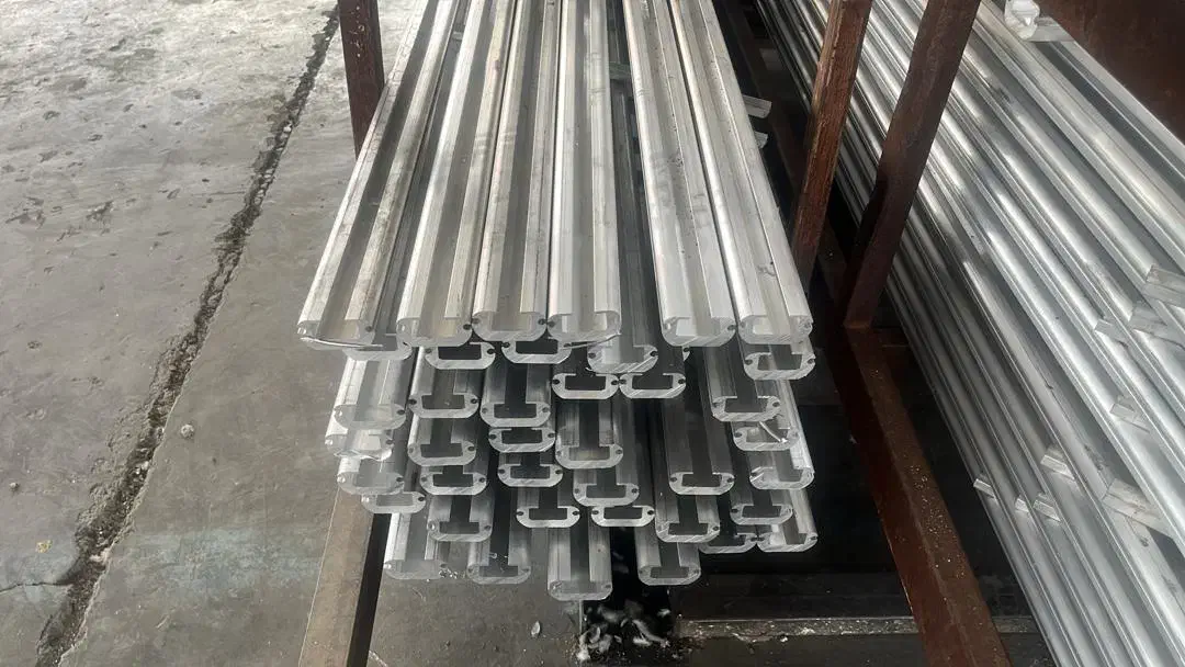 ضایعات آلومینیوم و سرب|خدمات پیشه و مهارت|ساوه, |دیوار