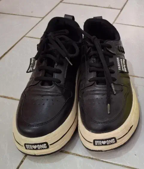 کتانی پسرانه سایز ۳۸|کیف، کفش، کمربند|رشت, سلیمانداراب|دیوار