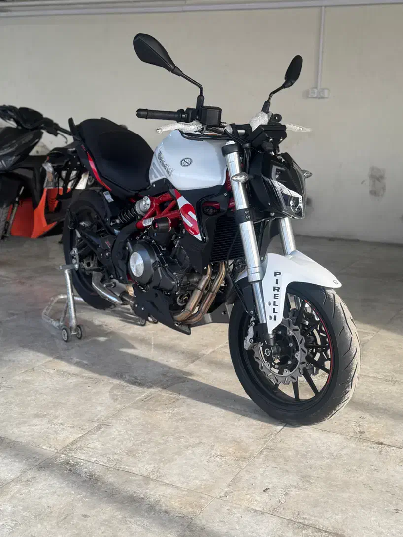 بنلی ۳۰۰ خشک ۱۴۰۴ (بازدید کرج)|موتورسیکلت|تهران, آبشار تهران (دریاچه)|دیوار