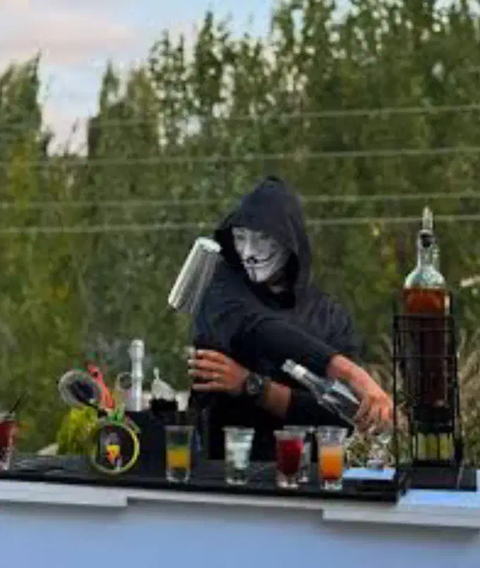 فلر بارتندر - شو بارتندر خانم|استخدام خدمات فروشگاه و رستوران|کیش, |دیوار