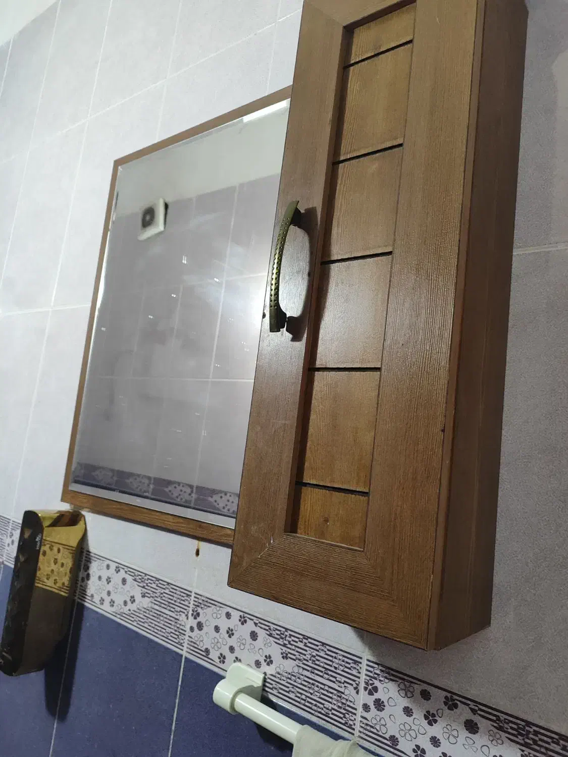 روشویی با سنگ و آینه و باکس|لوازم سرویس بهداشتی|زاهدان, |دیوار