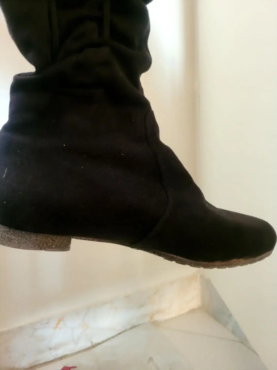 چکمه سوئیت بلند تا بالای زانو ۴۰۰ تومان|کیف، کفش، کمربند|بومهن, |دیوار