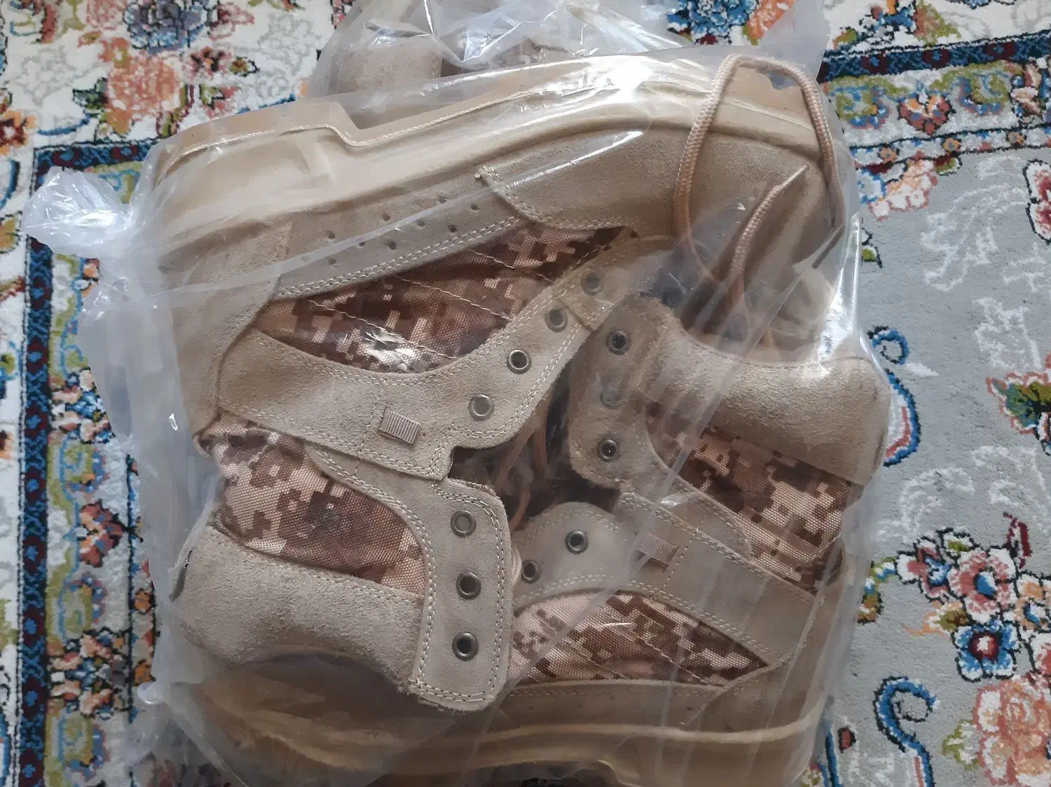 پوتین|کیف، کفش، کمربند|سنقر, |دیوار