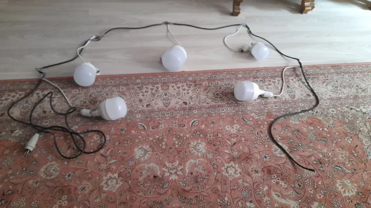 8/5 متر ریسه و لامپ. فروش تکی|ریسه و چراغ تزئینی|سهند, |دیوار