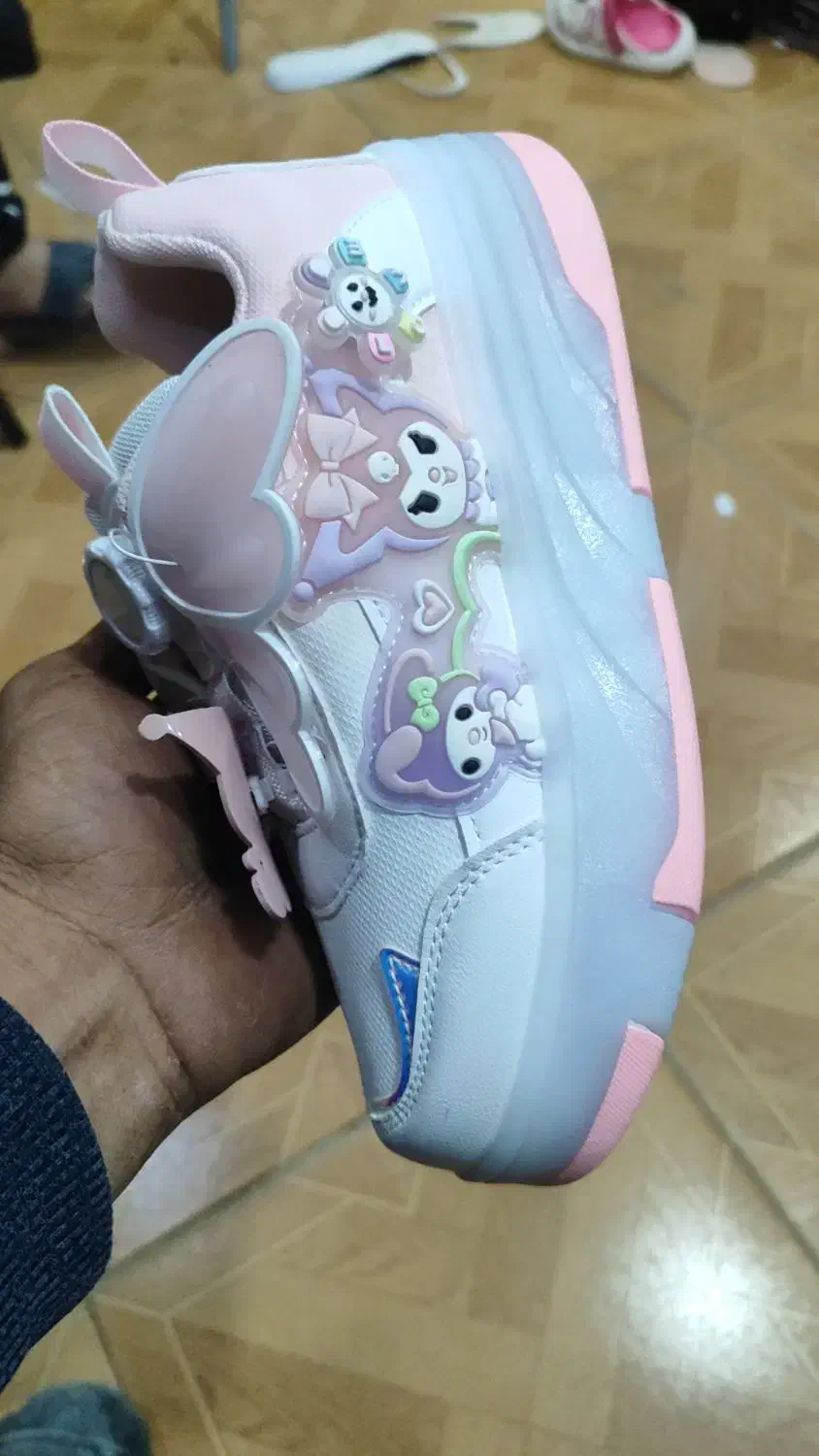 انلاین شاپ ها ببینند|کیف، کفش، کمربند|شیراز, سینما سعدی|دیوار