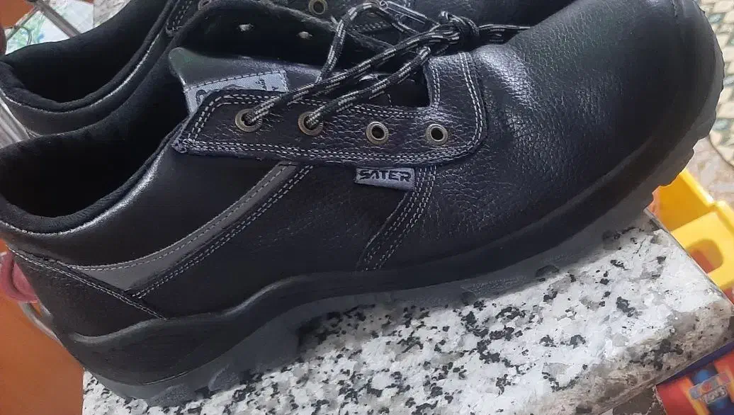 کفش کار ایمنی|کیف، کفش، کمربند|بم, |دیوار