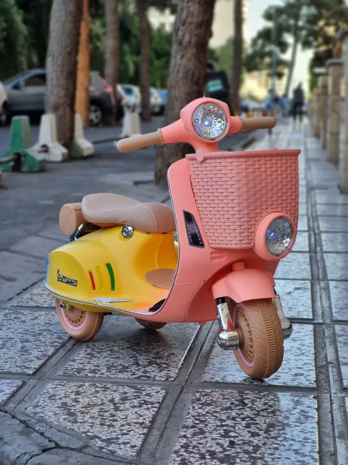 موتور شارژی وسپا گوگولی با کنترل|اسباببازی|تهران, شهرک صدرا|دیوار