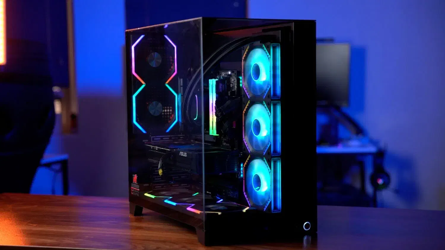 کیس گیمینگ و رندرینگ با گرافیک ASUS RTX5070|رایانه رومیزی|یزد, |دیوار