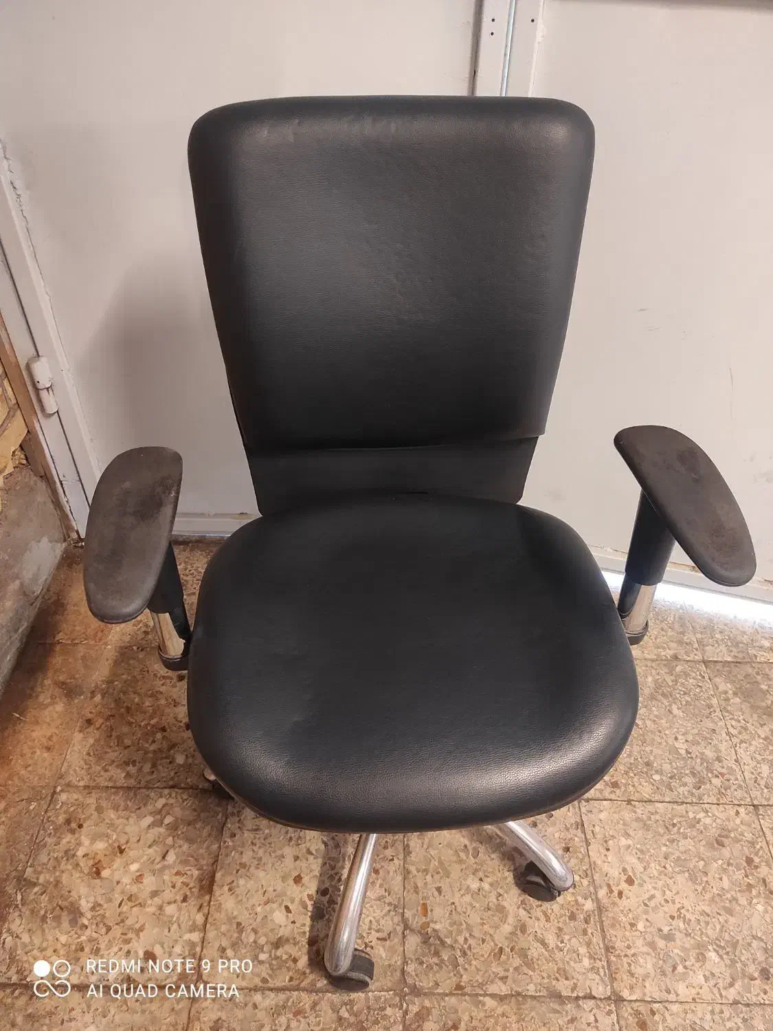 صندلی اداری|مبلمان اداری|اهواز, کوی باهنر|دیوار