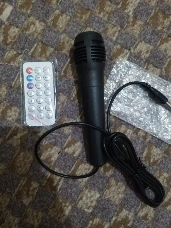 اسپیکر بلوتوث دار|پخش‌کننده همراه|شیراز, قلعه شاهزاده بیگم|دیوار