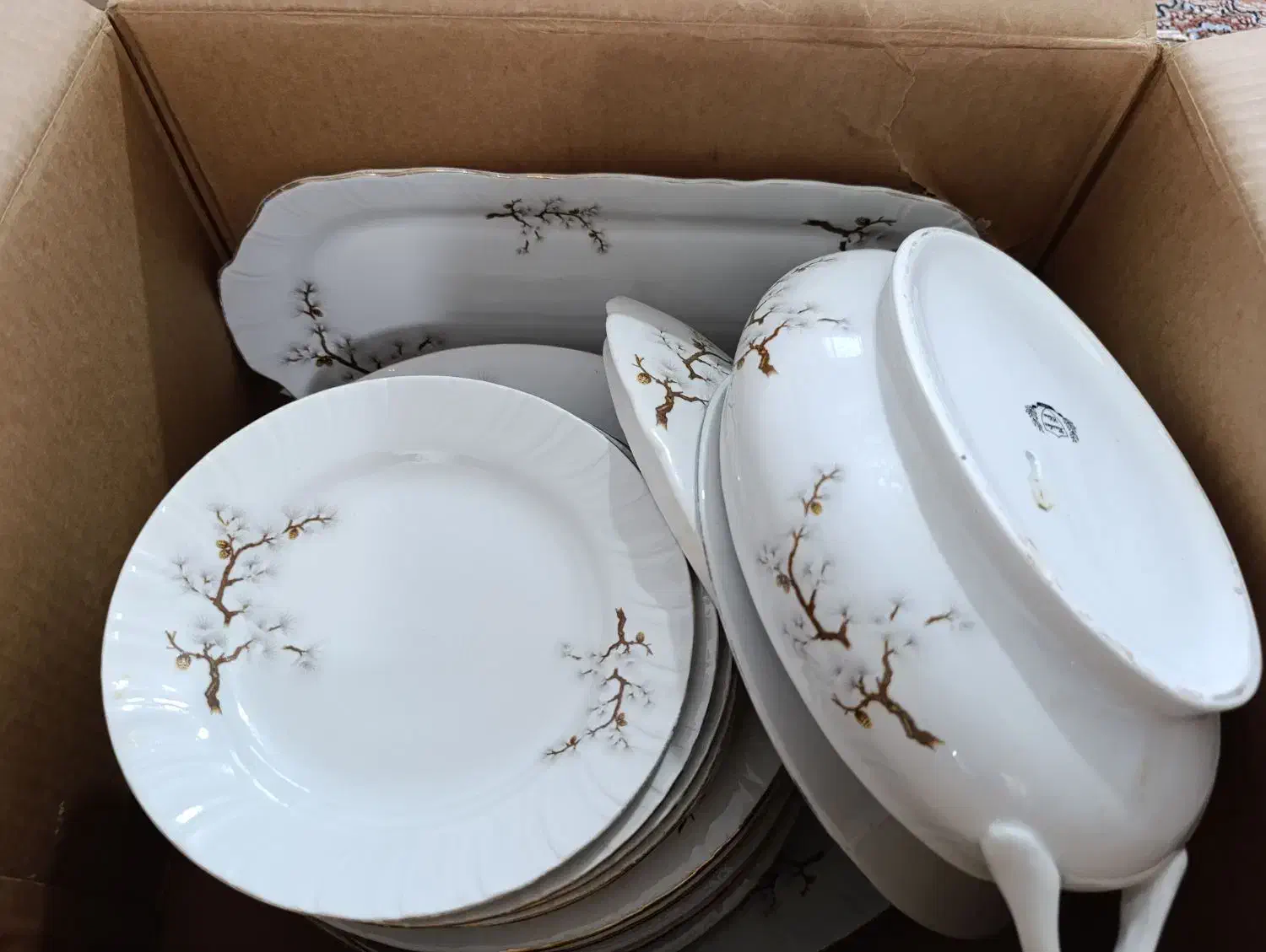 ظروف غذاخوری و چایخوری ۶نفره.چینی|ظروف سرو و پذیرایی|سنندج, |دیوار