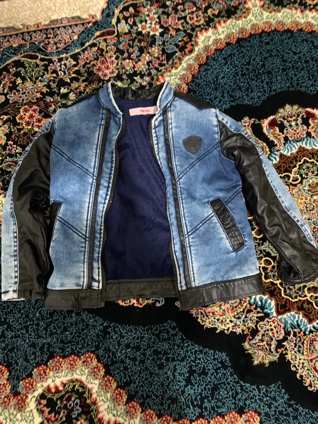 سه عدد سویشرت|لباس|شهریار, شهریار|دیوار