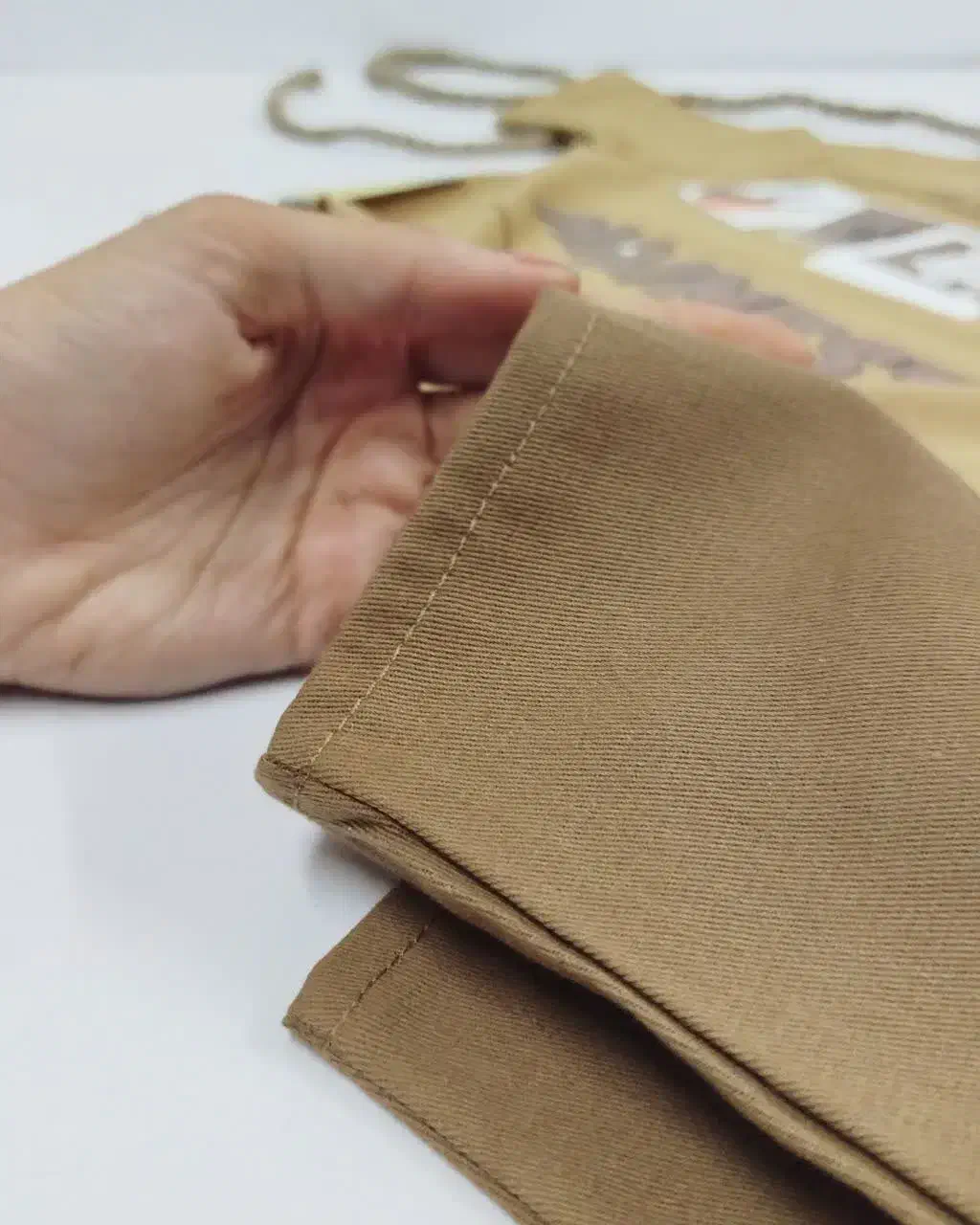 لباس بچگانه|کفش و لباس بچه|قم, چهل درخت‎|دیوار