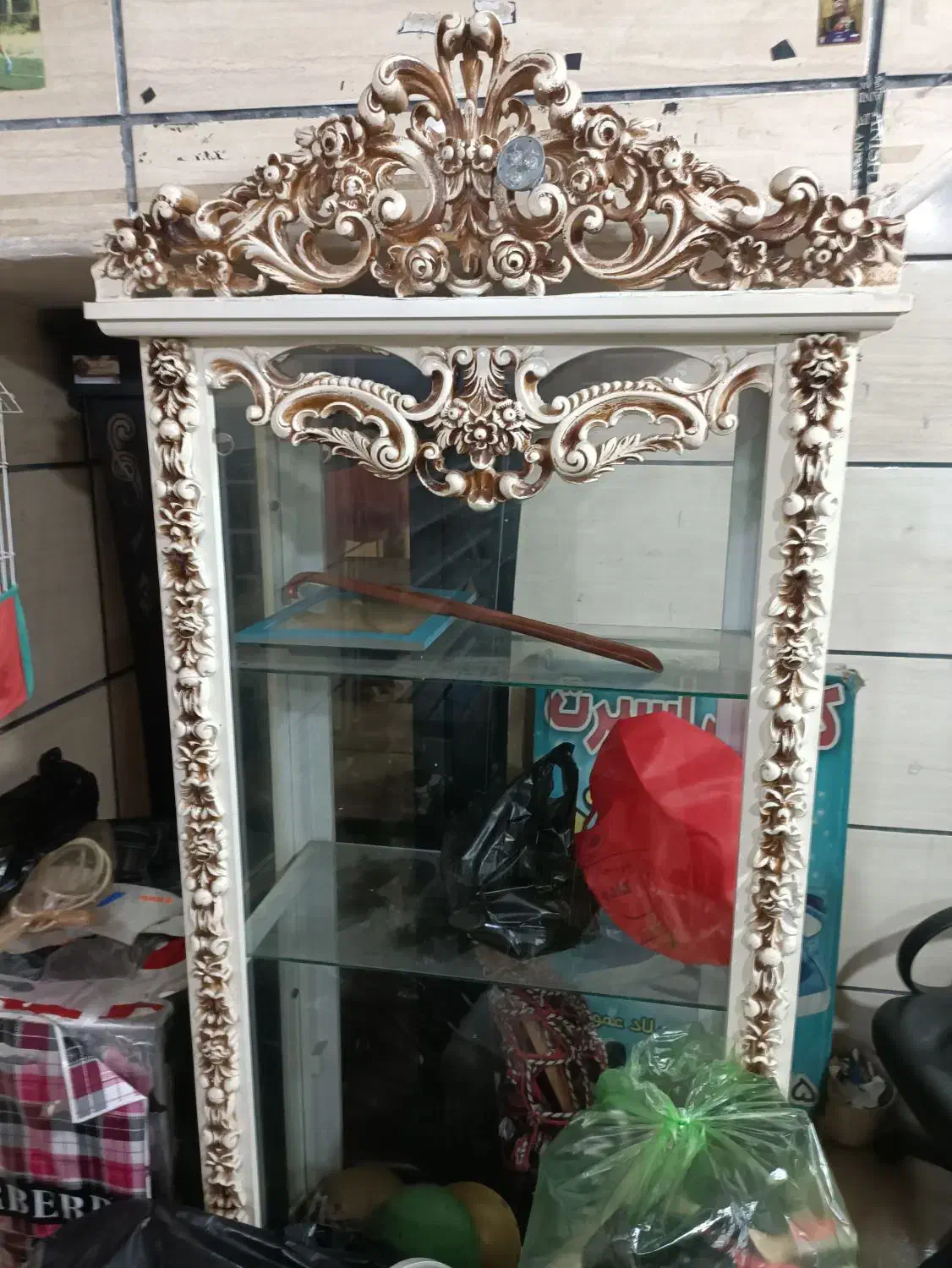 ویترین دومتری با نمای زیبا|بوفه، ویترین، کنسول|لنگرود, |دیوار