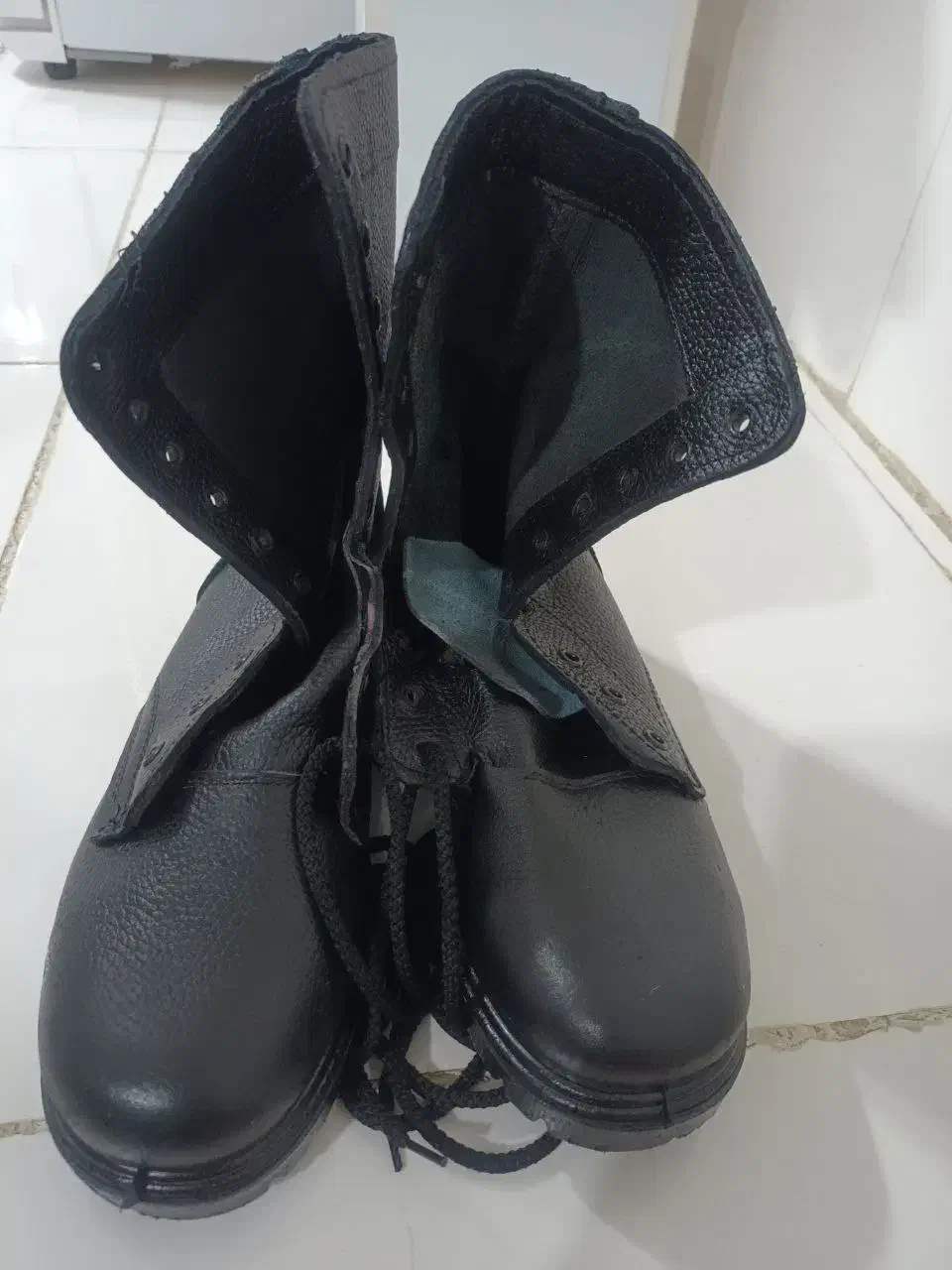 پوتین|کیف، کفش، کمربند|قوچان, |دیوار