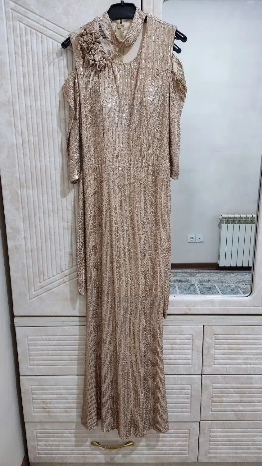 لباس مجلسی بلند|لباس|تهران, سبلان (لشگر)|دیوار