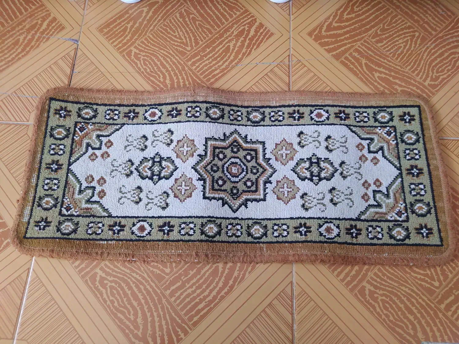 روبالشتی ورو پله ای|پادری|کرمانشاه, |دیوار