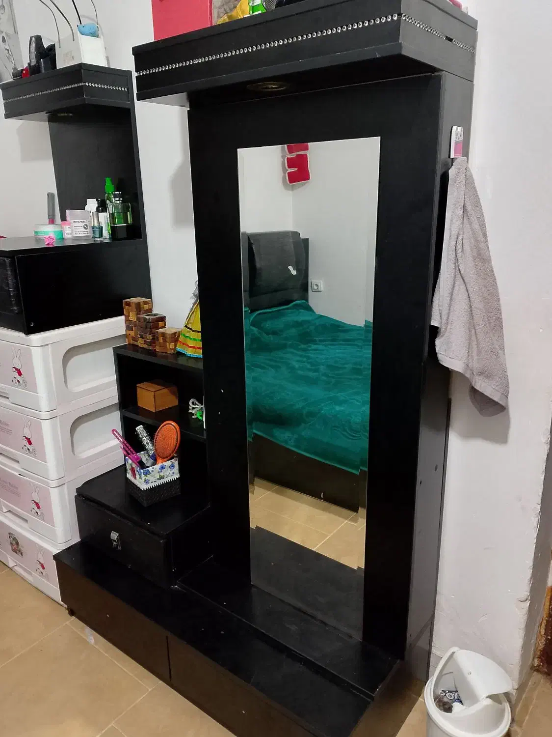 سرویس خواب|تخت و سرویس خواب|چمران, |دیوار