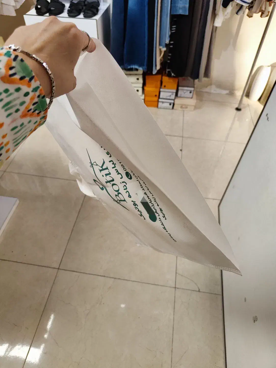 تعداد زیادی ساک دستی پارچه ای و مانکن|عمده‌فروشی|کرج, کوی امامیه|دیوار