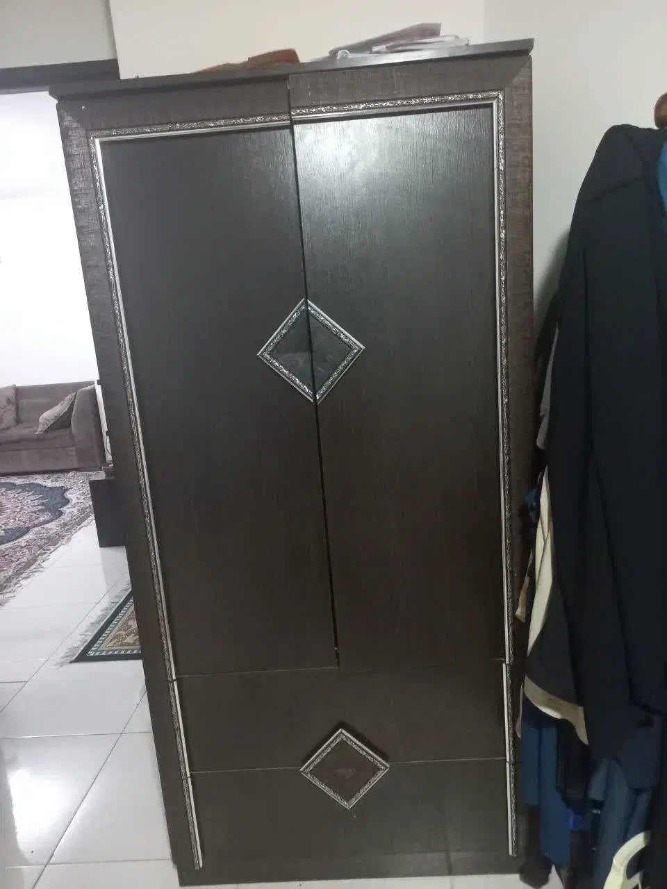 سرویس خواب|تخت و سرویس خواب|شیراز, فرهنگ شهر|دیوار