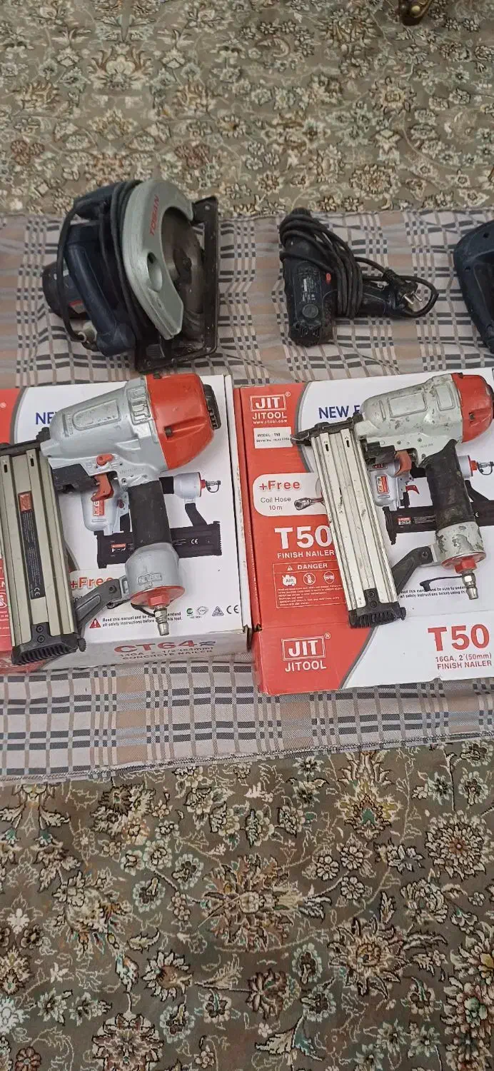 ساخت و نصب انواع پله هایه چوبی.‌کف پله چوب روس|خدمات پیشه و مهارت|چهارباغ, |دیوار