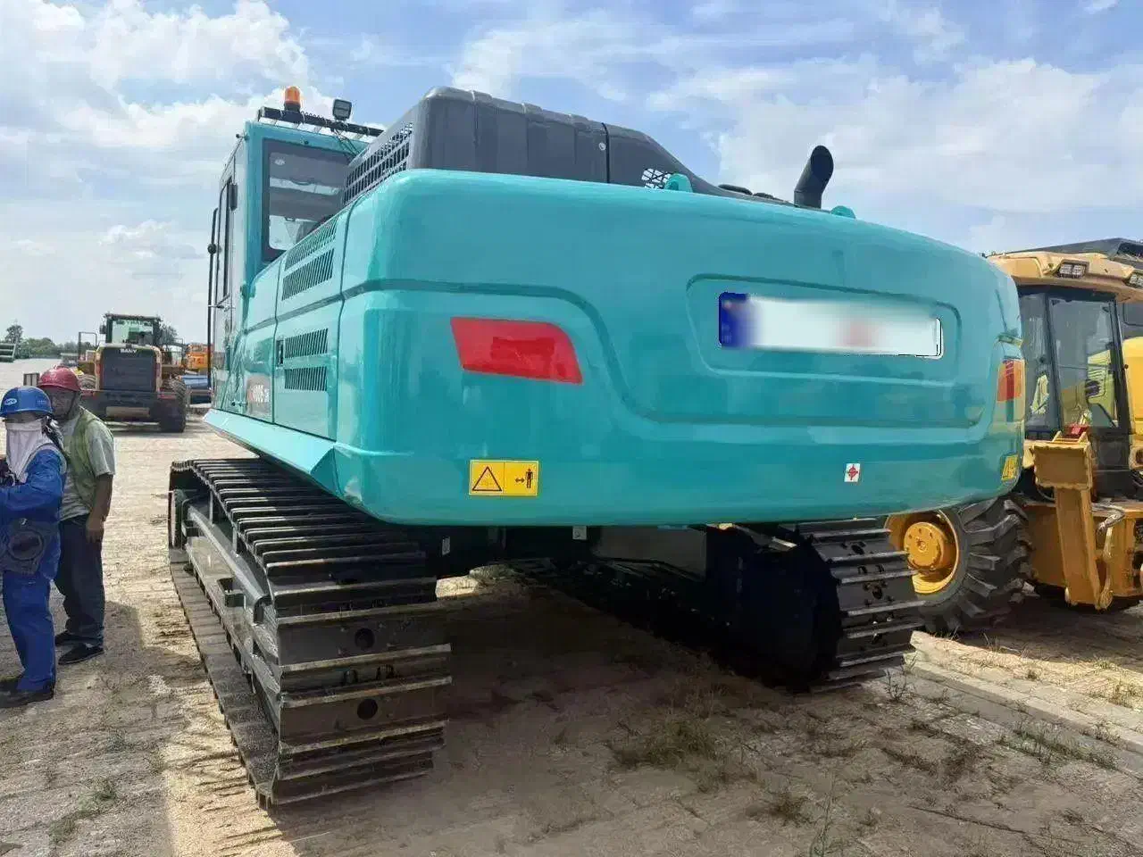 بیل مکانیکی زنجیری 400 سانوارد|خودرو سنگین|تهران, سعادت‌آباد|دیوار