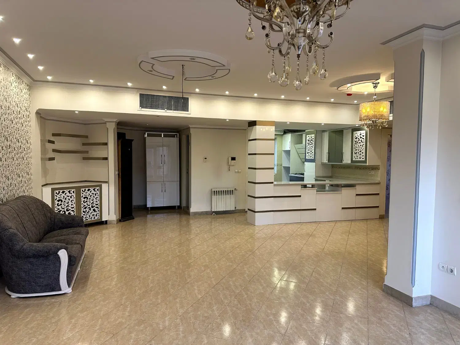 ۱۴۵ متر /سه خواب/ نورگیر /بهترین لوکیشن شهرکOPG